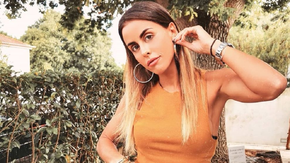 Carolina Patrocínio exibe barriga de grávida durante treino e surpreende fãs