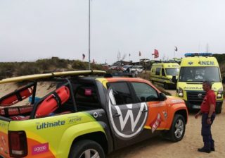 Surfista sofre ataque dentro de água em Aljezur