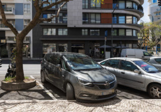 TRAGÉDIA EM LISBOA: Mãe esquece bébé no carro e criança acaba por falecer