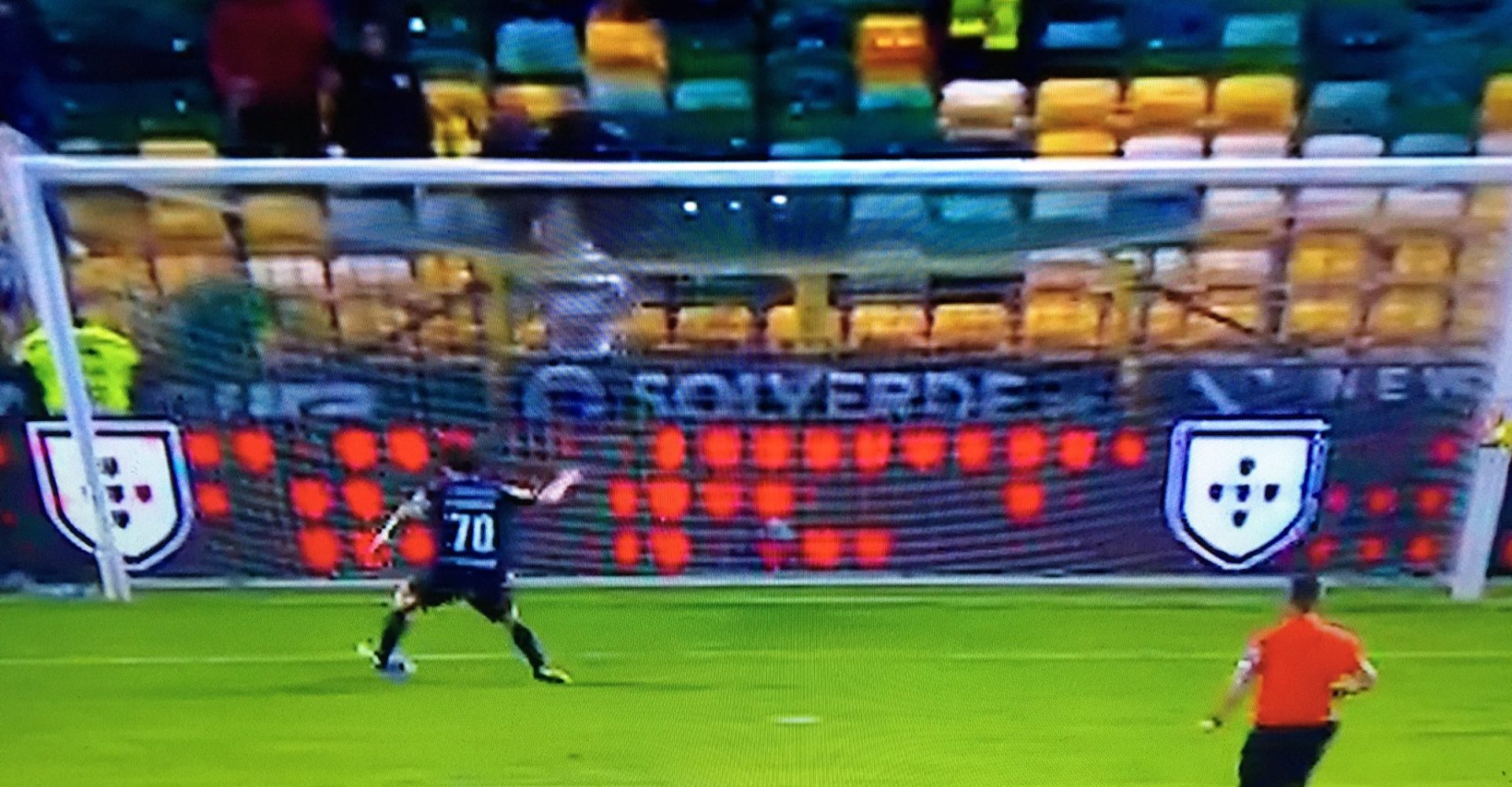 Tondela empata em Paços