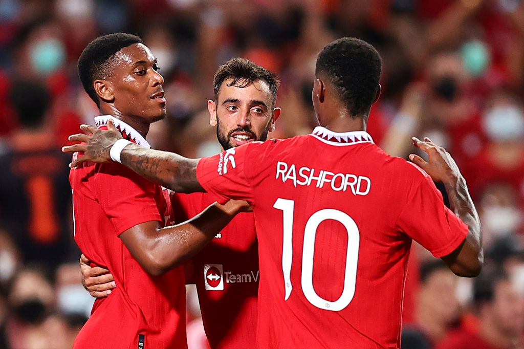 Darwin goleado na estreia