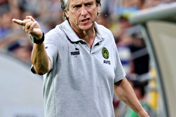 Fenerbahçe eliminado pelo Dínamo Kiev