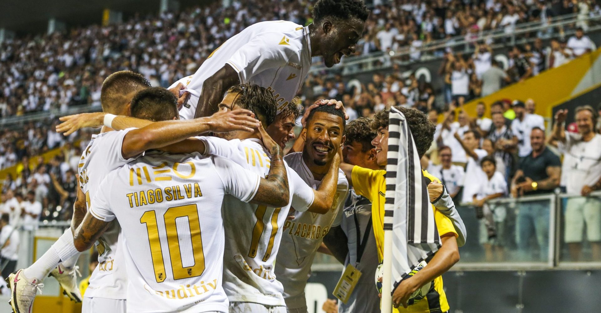 Vitória SC segue em frente