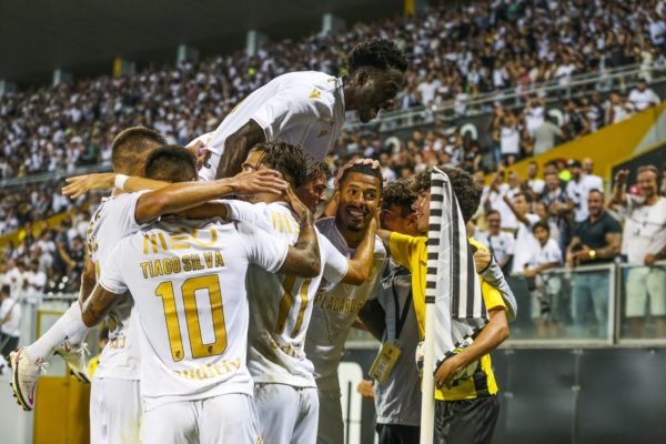 Vitória SC segue em frente
