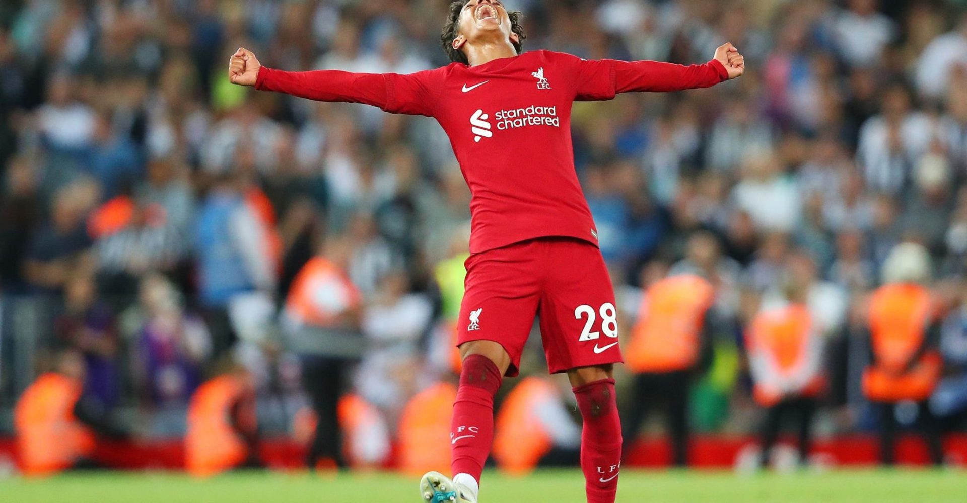 Fábio Carvalho dá vitória ao Liverpool