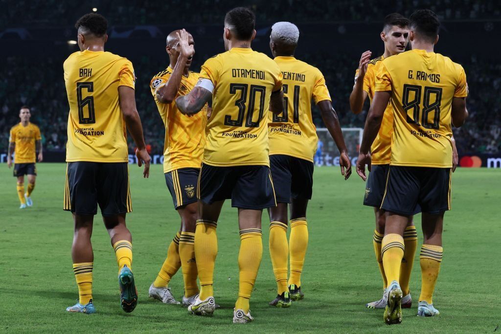 Benfica passa em 1° lugar do grupo